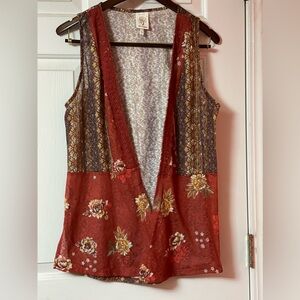 Self Esteem Bohemian floral vest in rust color with lace accents . Size :L